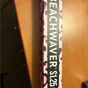 🛑🛑SOLD🛑The Beachwaver Co. Brand New Pink Catwalk S1.25